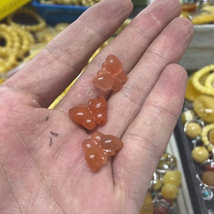 未镶嵌蜜蜡裸石多样性发货其一