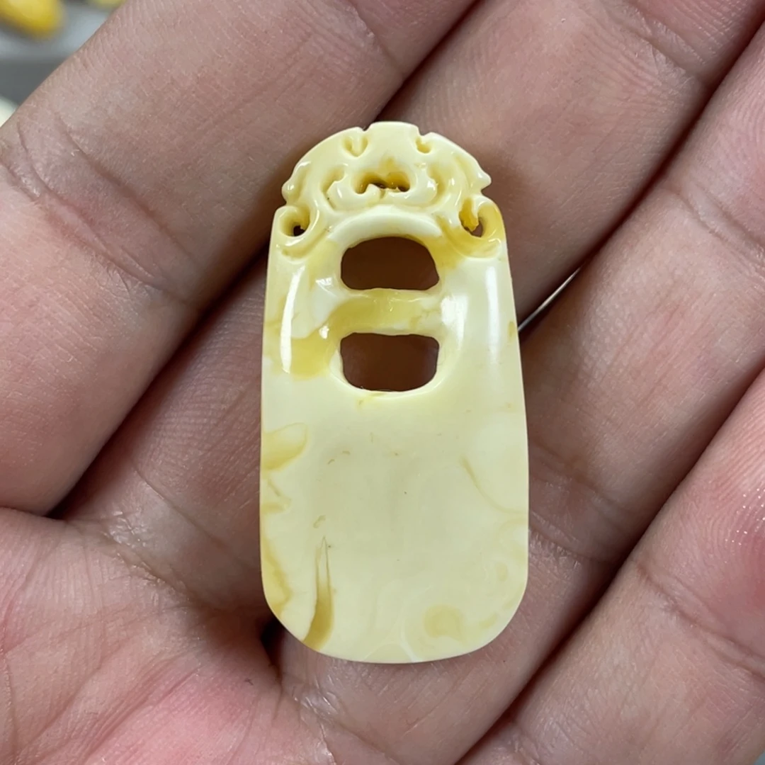 琥珀未镶嵌珠宝奇石白蜡氧化仿古龙牌吊坠