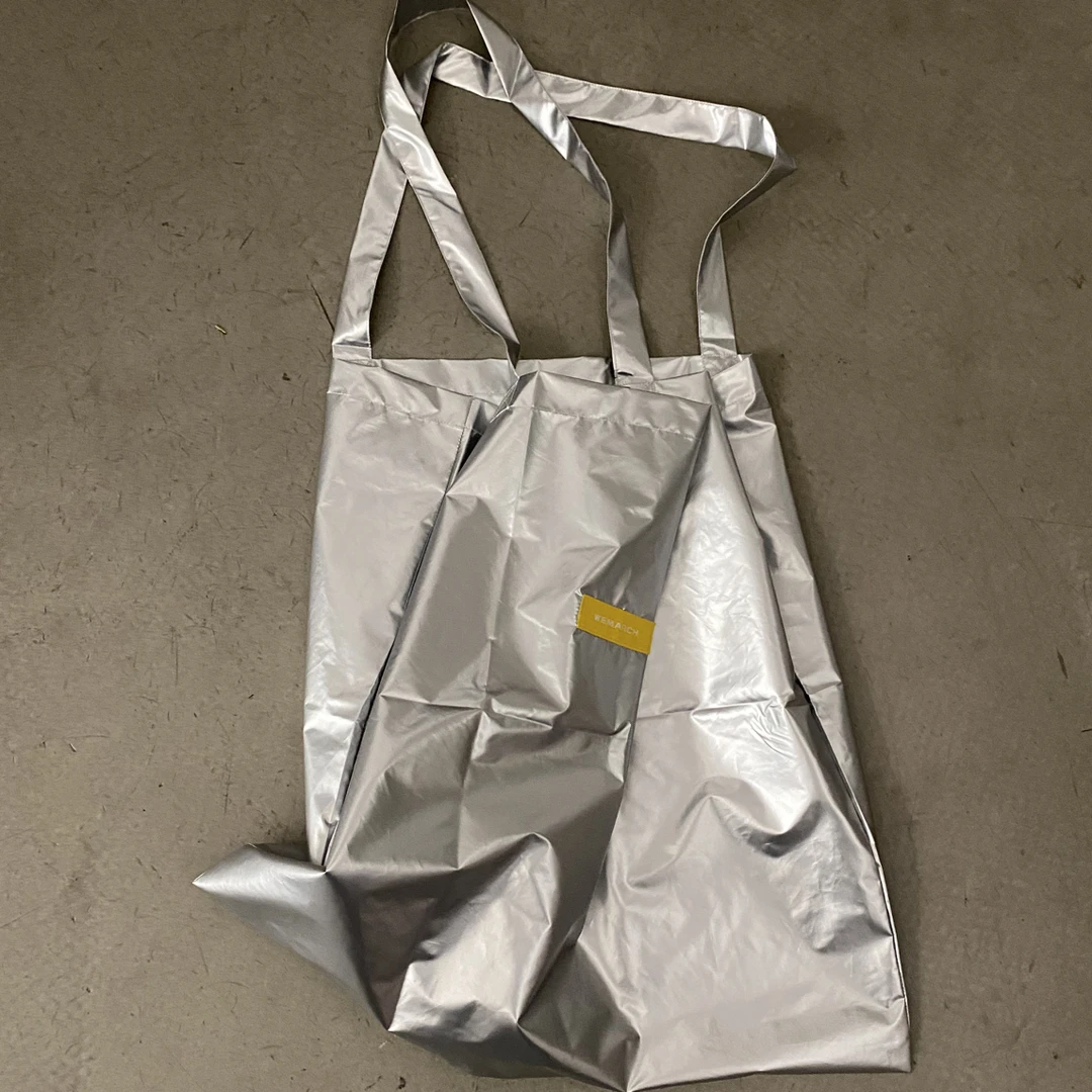 炫色新品时髦洋气小黄标银色包包