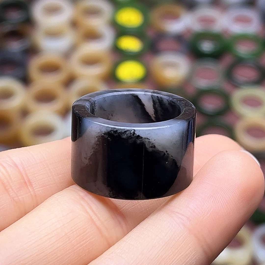 和田玉未镶嵌戒指18.3山水墨画