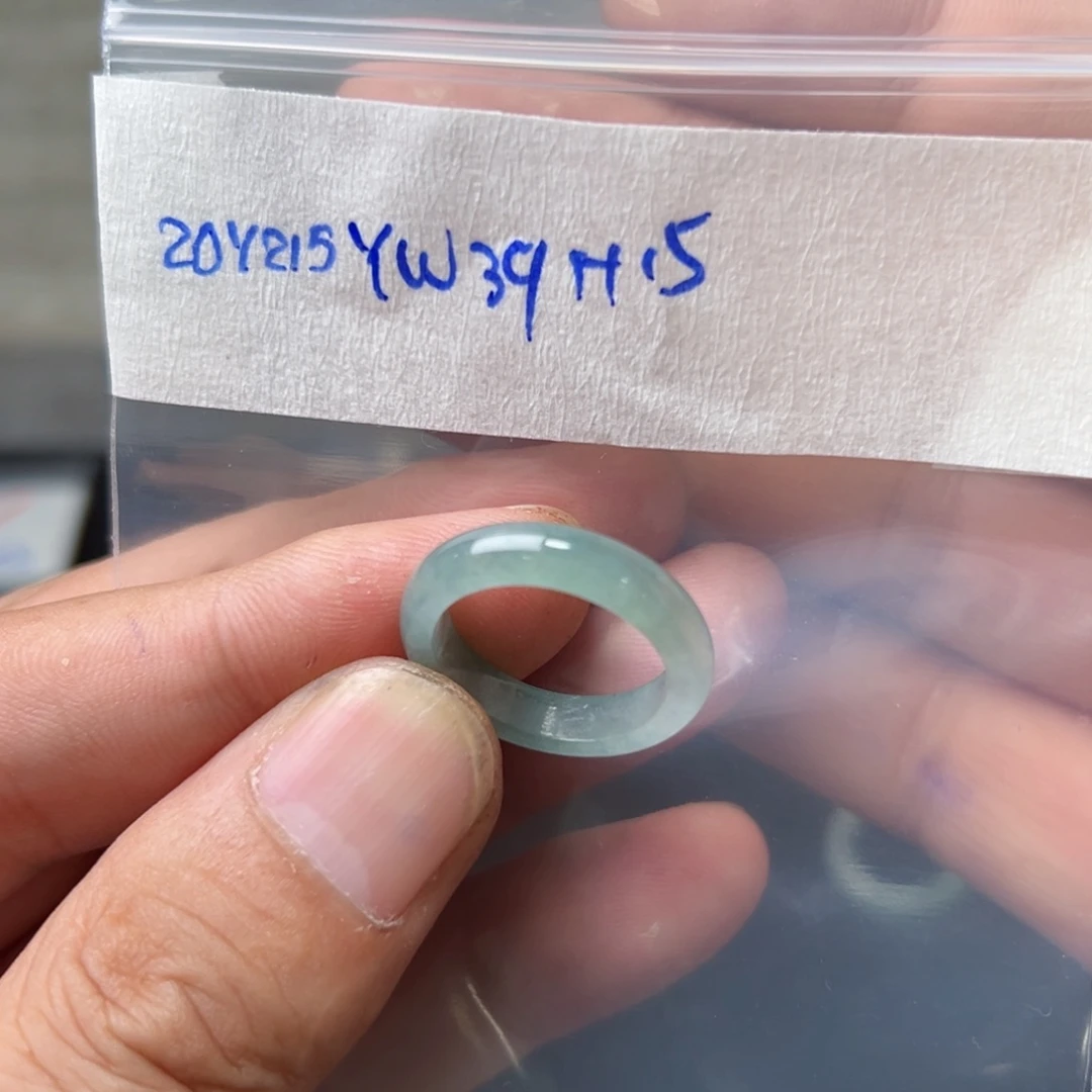 定制翡翠未镶嵌奈*。