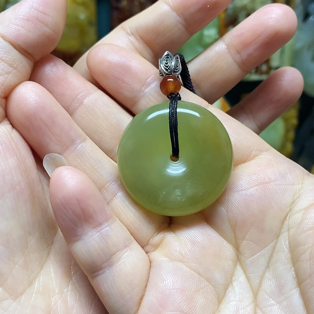 岫玉未镶嵌吊坠(赠链)