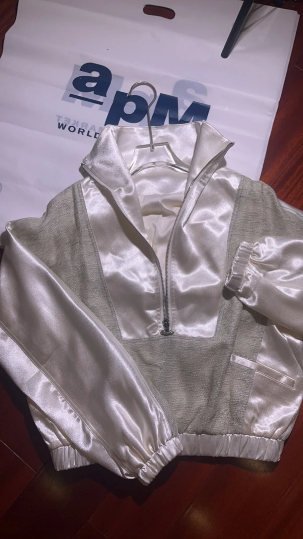 黛黛2025春季新款好短小众设计感小香风拼接套头蝙蝠袖宽松女