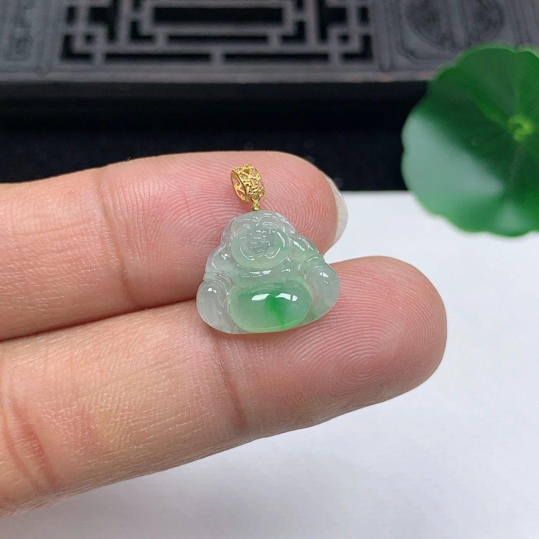 缅甸天然翡翠A货18K金扣冰飘阳绿佛公小吊坠尺寸13.3*15.4*3.8mm