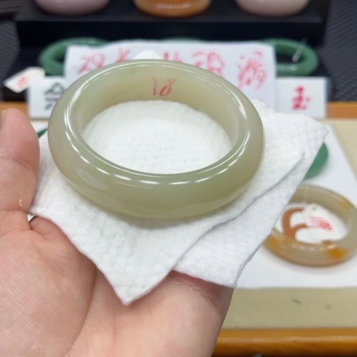 石英质玉手镯未镶嵌冰**凌