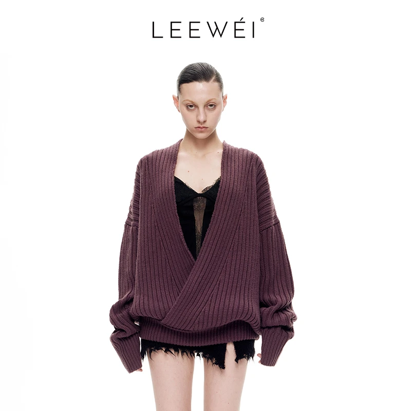 官方直营CNLEEWEI新品松弛感遮肉毛衣深U荡领造型毛织长上衣