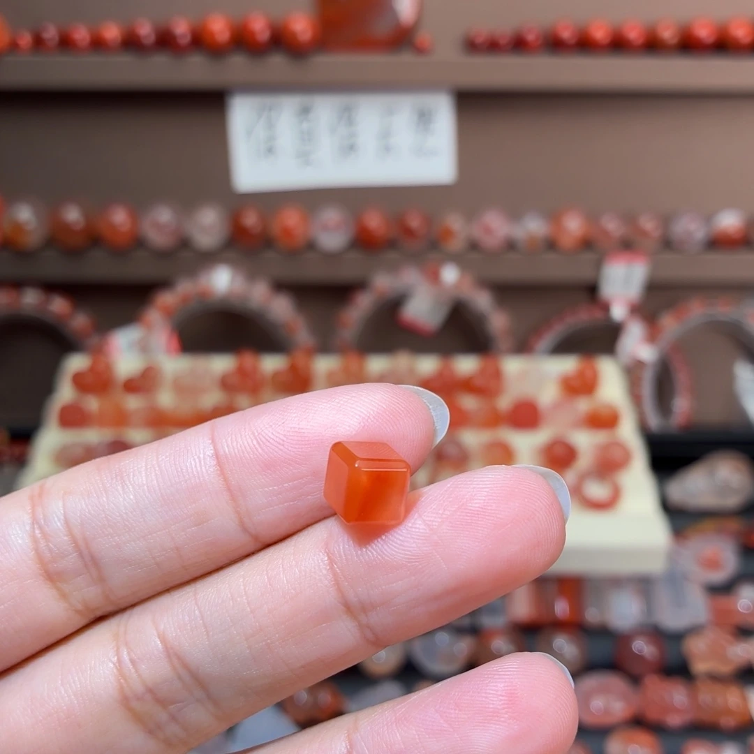 南红玛瑙未镶嵌川料方糖7+