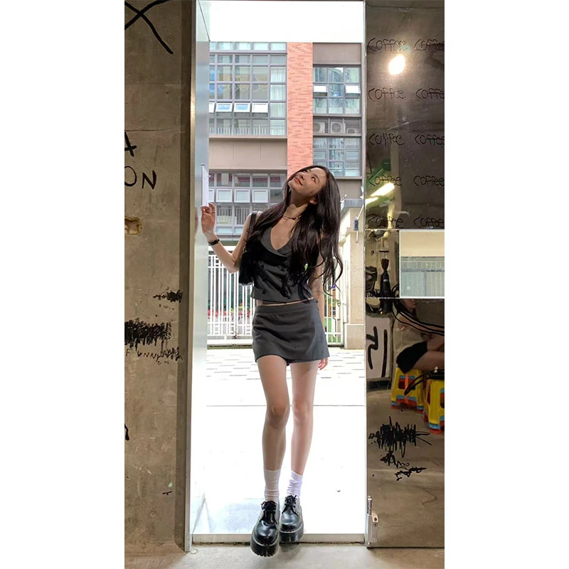 韩系设计感小众洋气时髦炸街翻领无袖马甲上衣高腰包臀半身裙套装