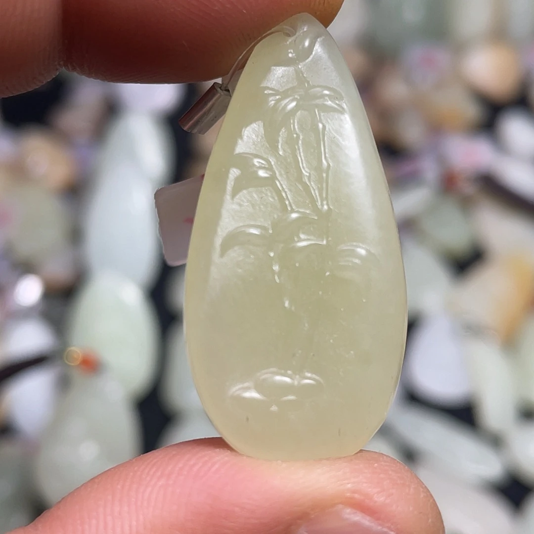 和田玉（糖玉）未镶嵌吊坠(不含链)吊坠