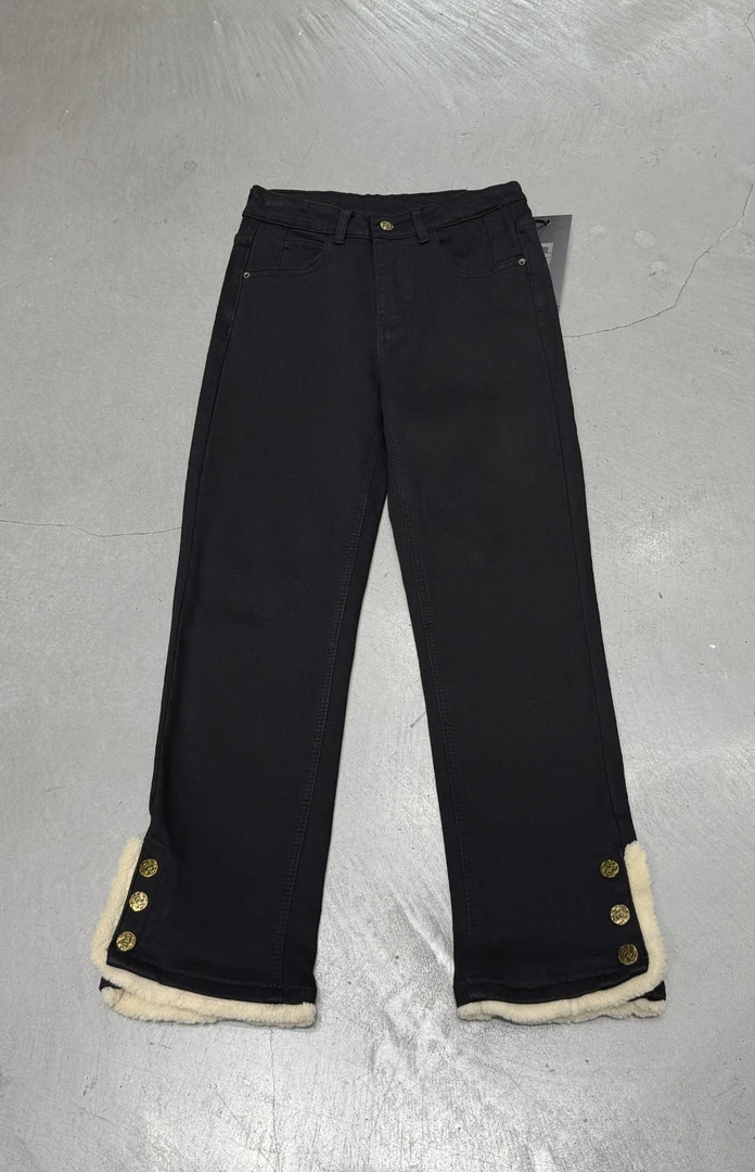 QIMO启茉（特价款A7108#设计款烟管牛仔裤（抓绒）黑色