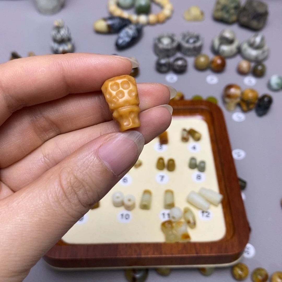 蛇纹石玉未镶嵌配饰宿****心