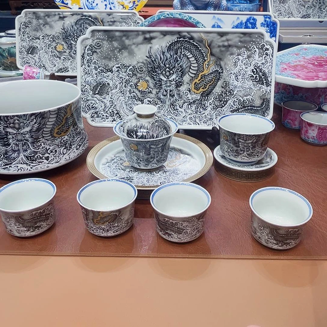 摆件景德镇陶瓷研究所工作的