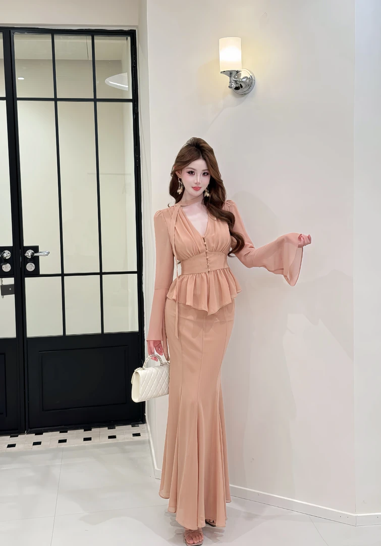 【精选优品】法式长袖小众气质高腰吊带泡泡袖时尚套装251656