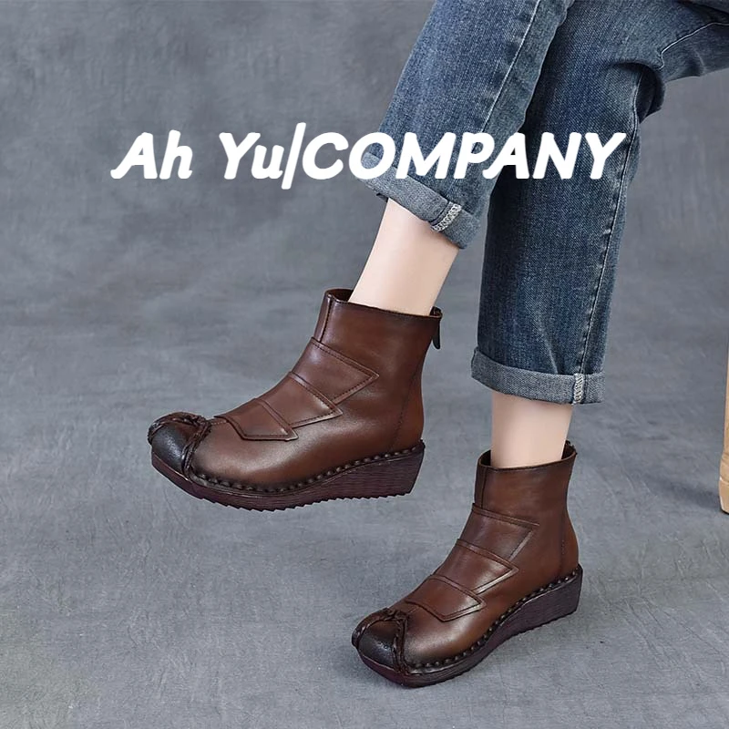 2025秋冬新款民族风复古短靴软底软面休闲妈妈鞋舒适坡跟保暖女靴