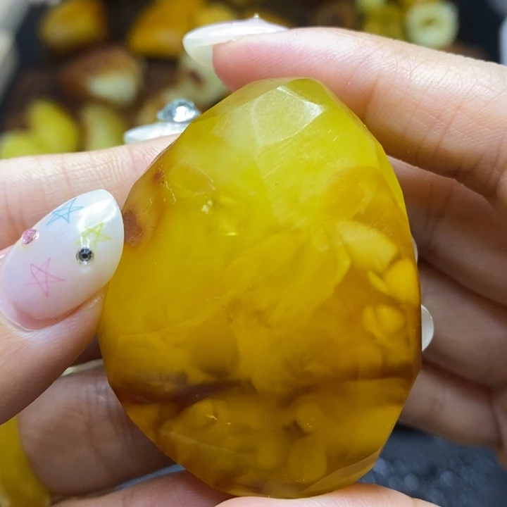 未镶嵌定制琥珀胖