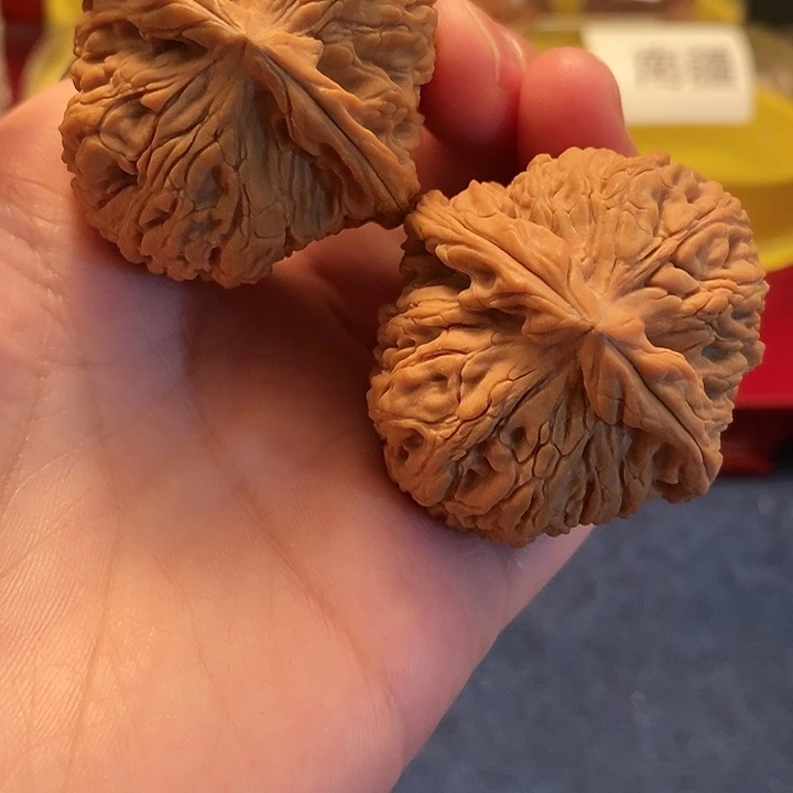 【闪购商品】文玩核桃吊坠在*南疆