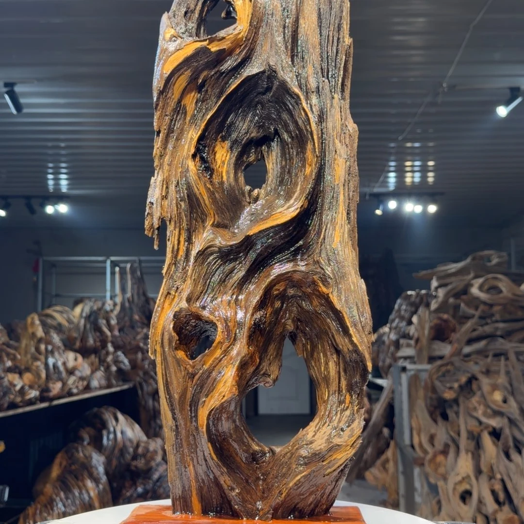 若***兮木王一刀琥珀木摆件53