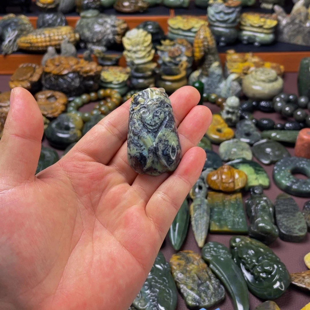 【闪购商品】未镶嵌岫岩河磨玉（透闪石质玉）挂件