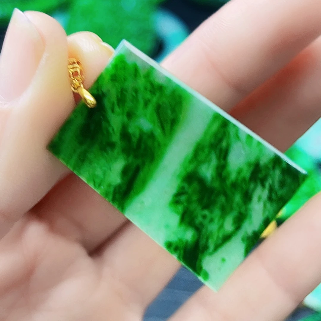 颈饰18K金镶嵌翡翠