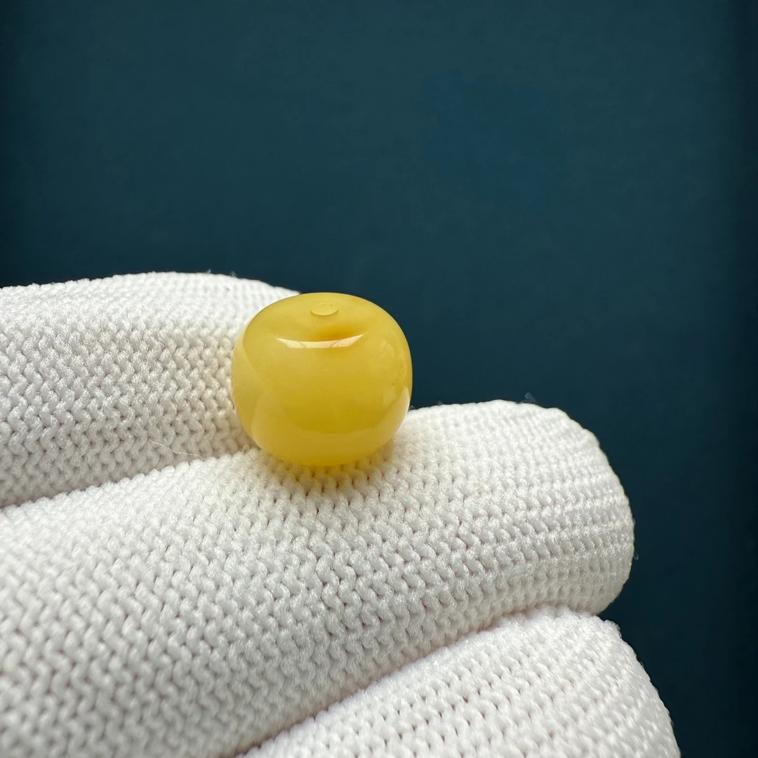 D1042天然原矿蜜蜡 【微瑕】老型11.5*8.8mm支持鉴定 假一罚十