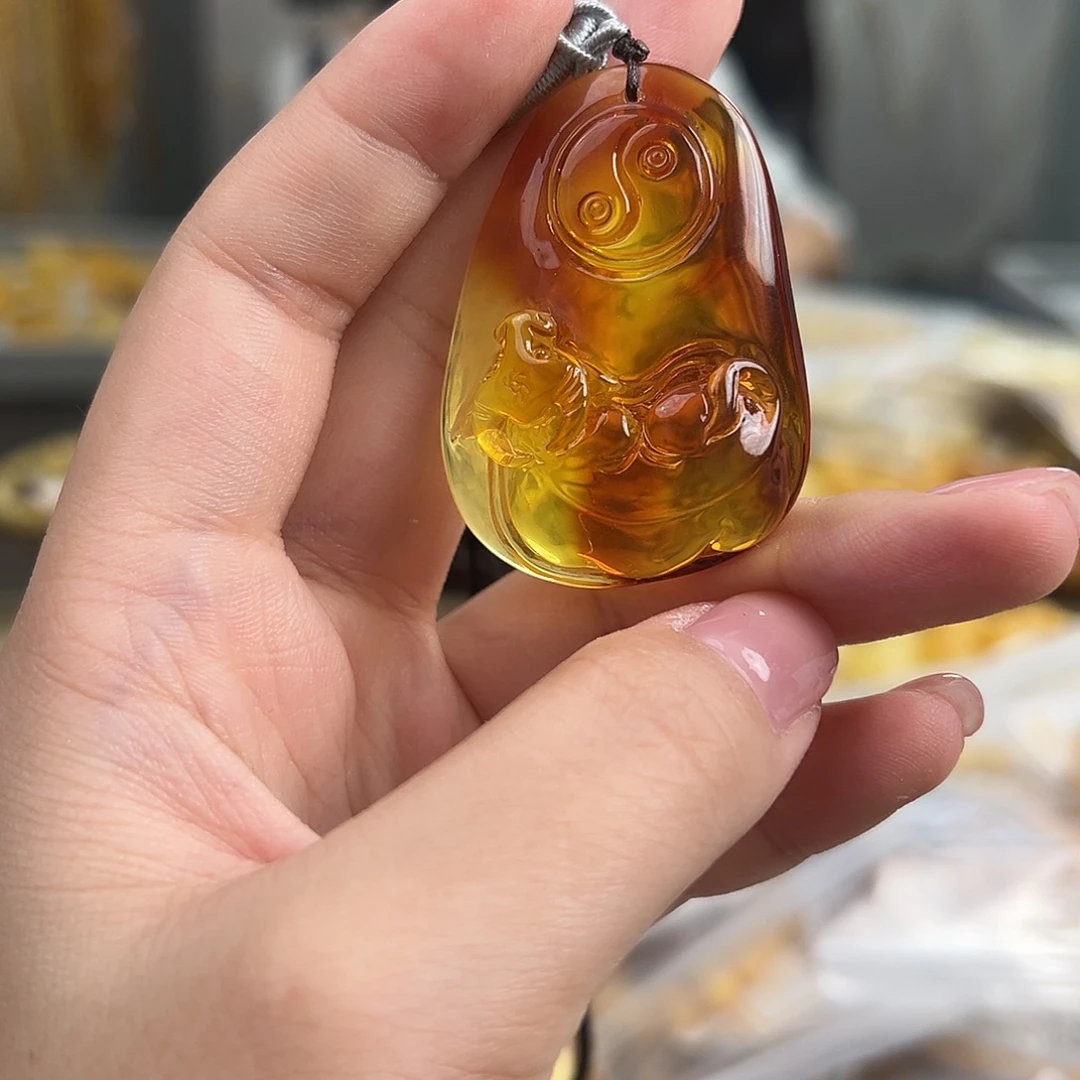 琥珀未镶嵌珠宝奇石