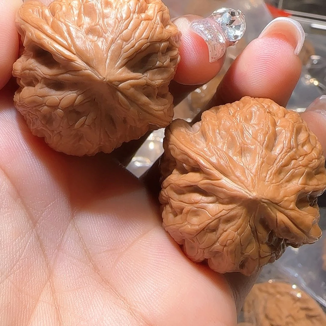 文玩核桃吊坠38.5瑕疵铁锤