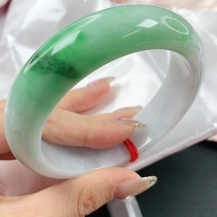 未镶嵌手镯翡翠，523