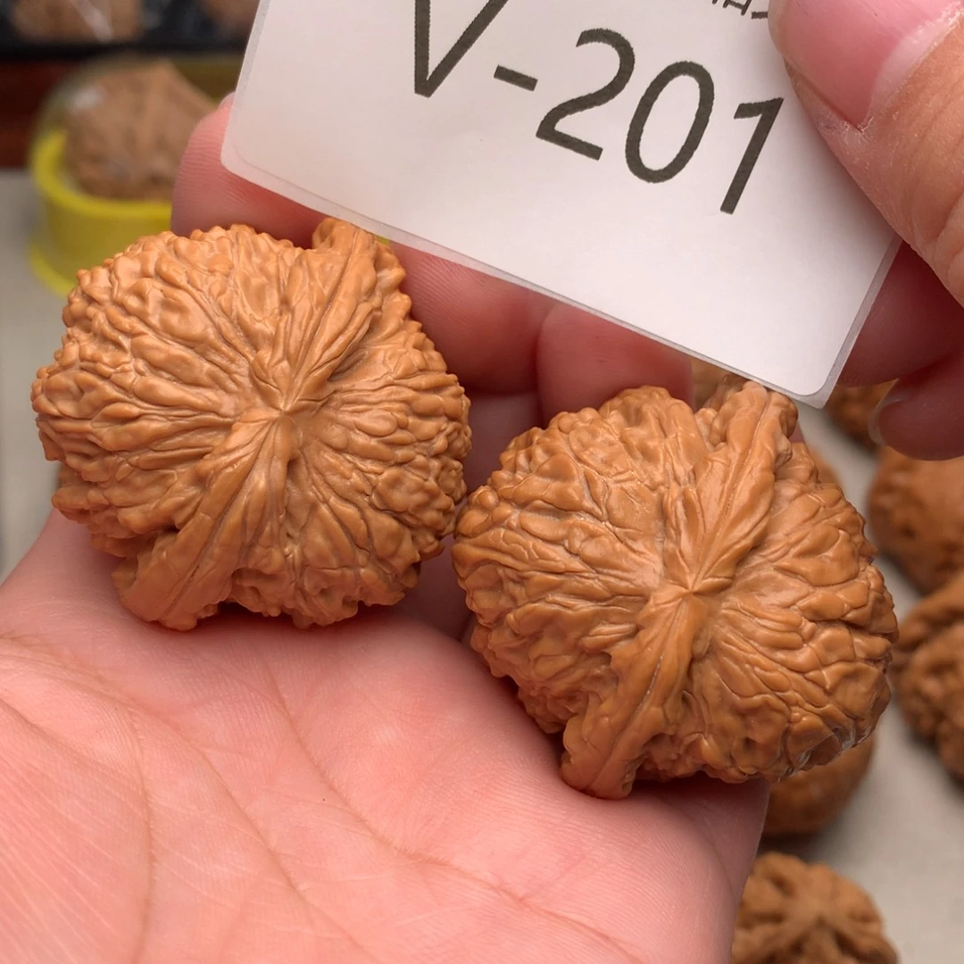 文玩核桃把件43球白………