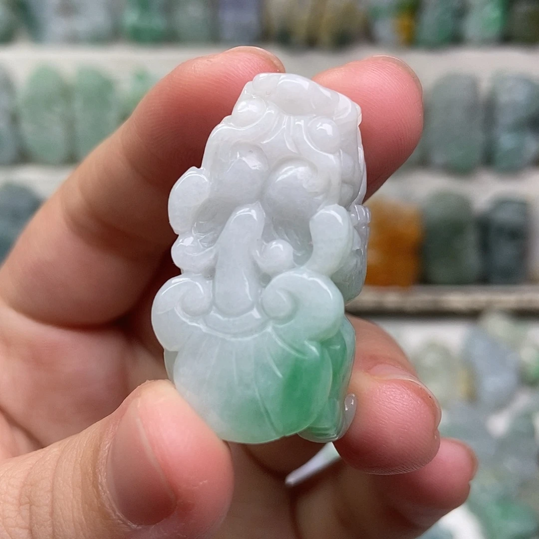 翡翠未镶嵌吊坠(赠链)