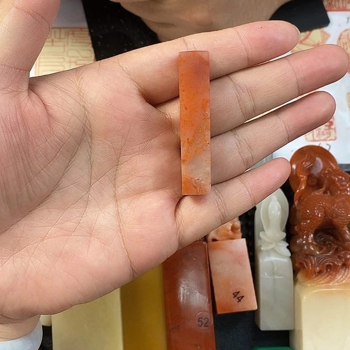 银***时老挝石现场手工制作