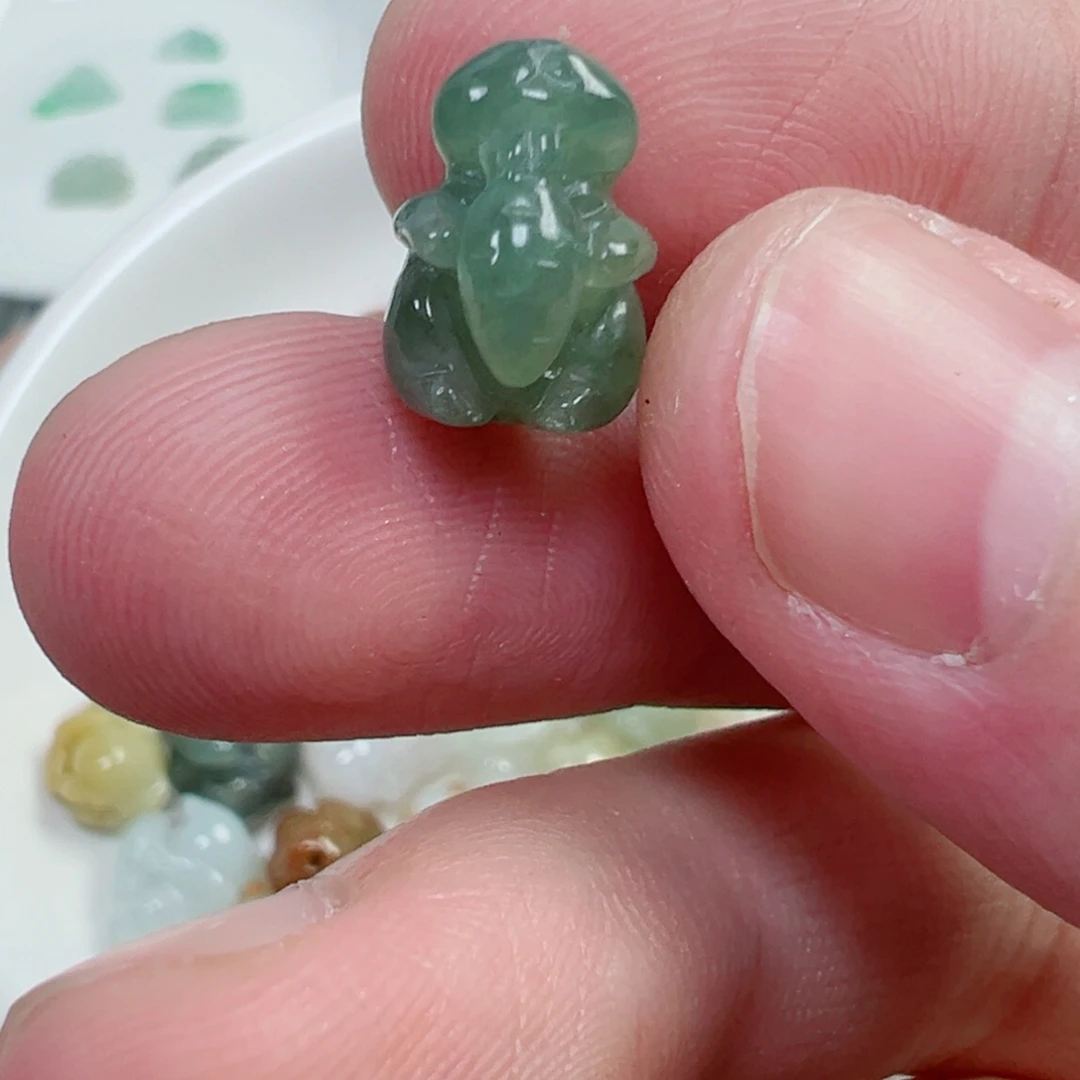 翡翠散珠通孔 萝卜兔