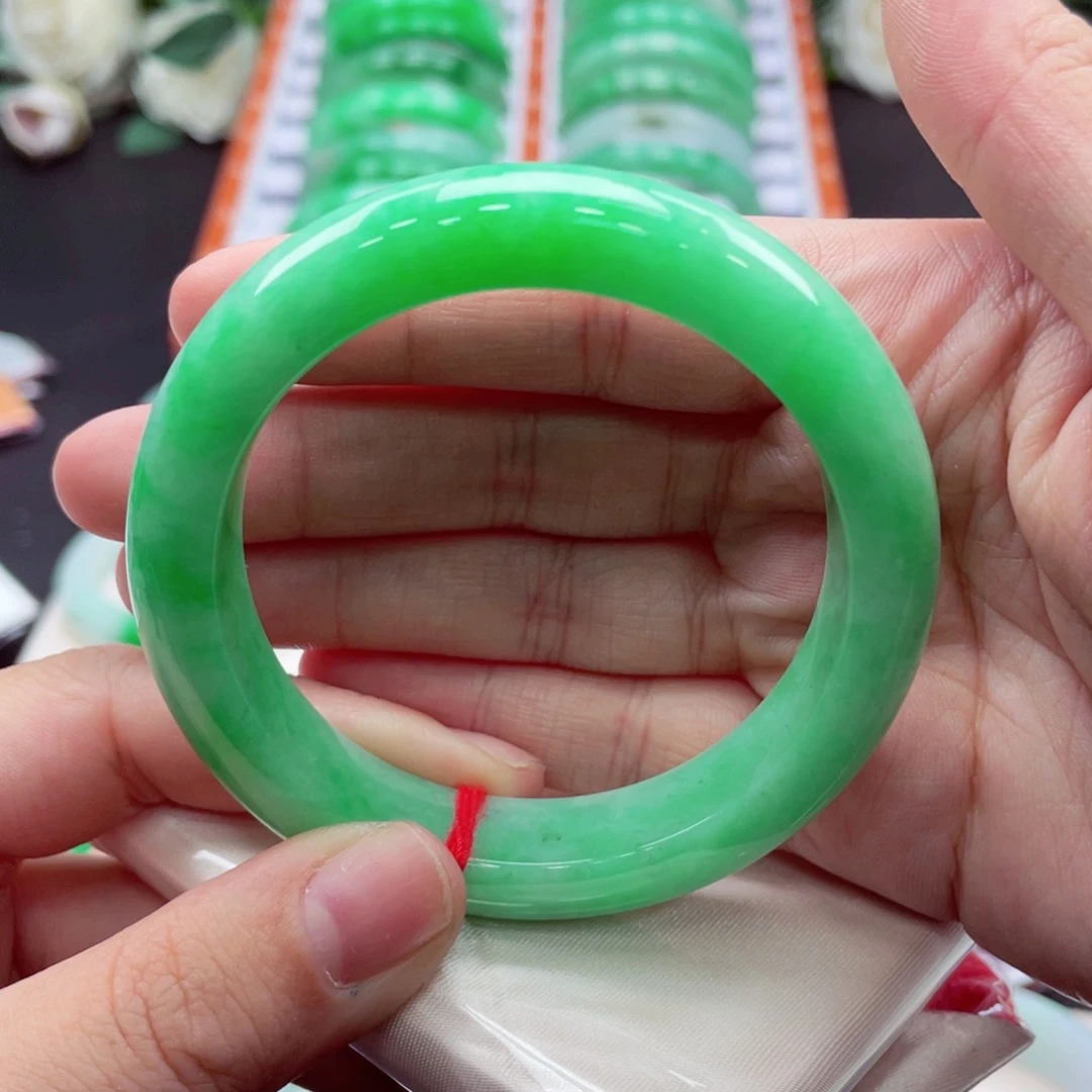 翡翠未镶嵌手镯翡翠