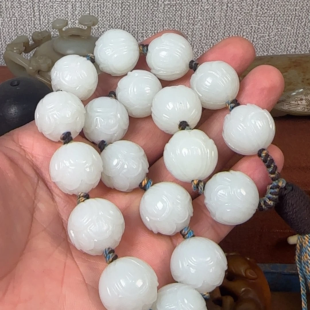 用***哥非常精美的脖挂件