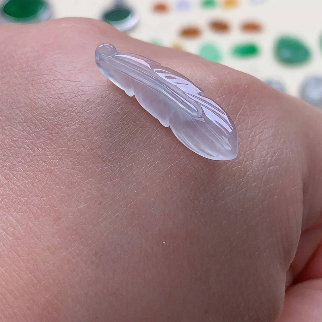 翡翠未镶嵌颈饰翡翠羽毛