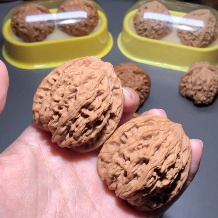 文玩核桃把件43麦虎