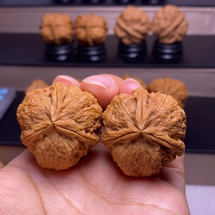 文玩核桃把件高山流水三楞72