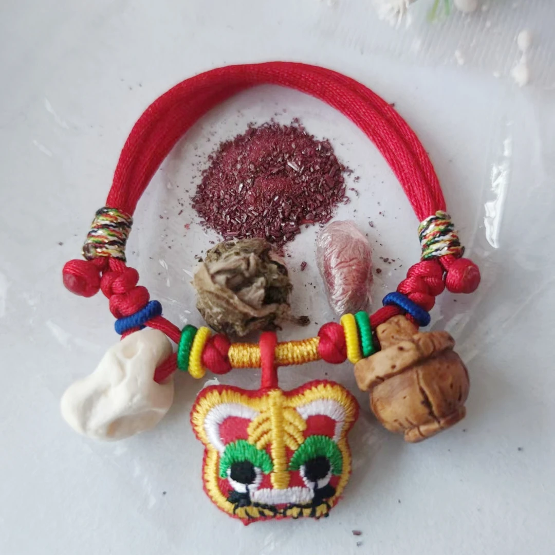 非金属布艺手链 蛇年红绳新生婴儿童桃蓝猪惊骨手绳刺绣虎头香包