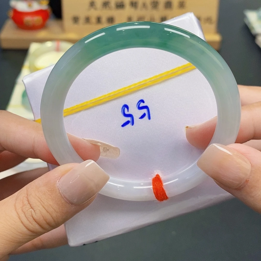 翡翠手镯未镶嵌55圈口美人条