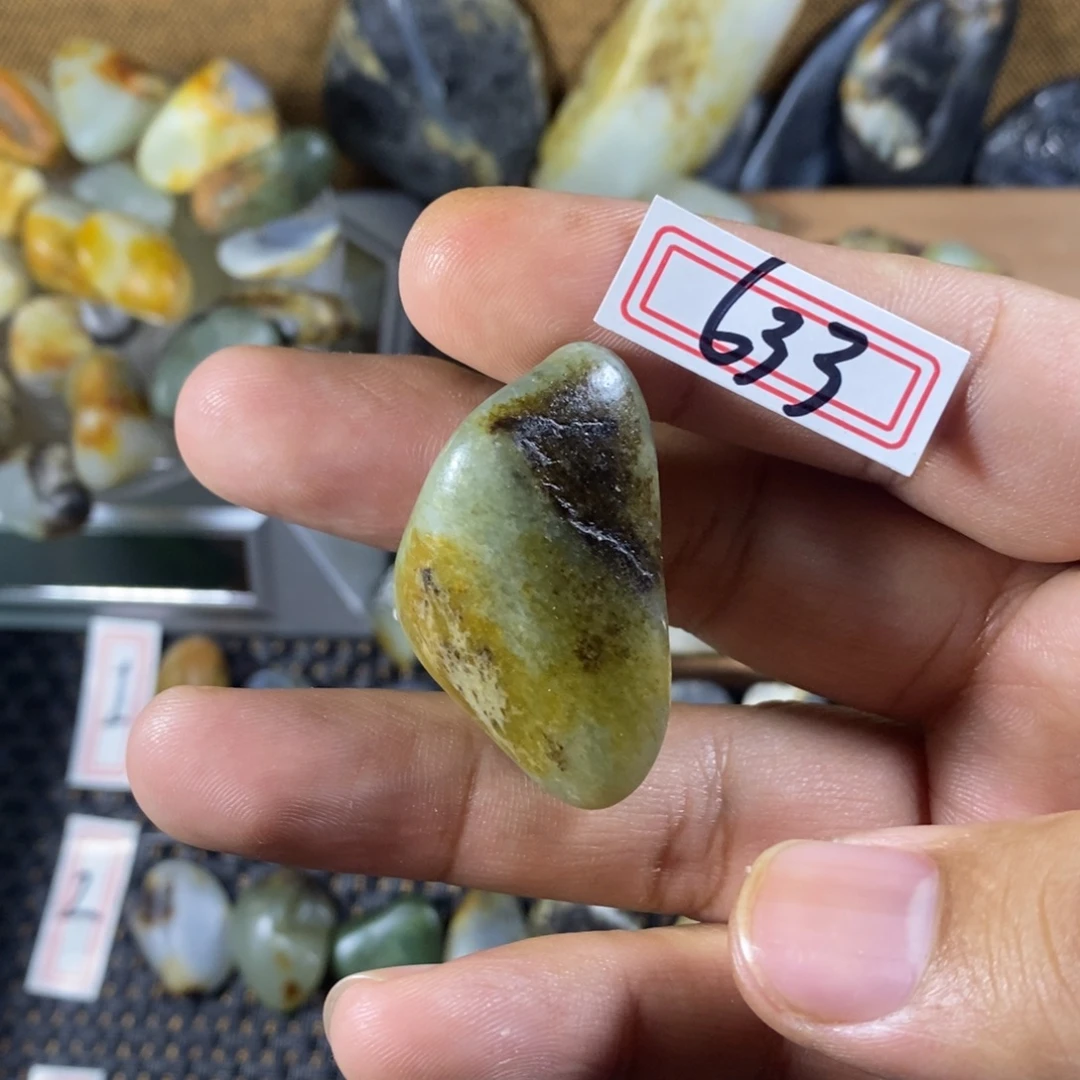 和田玉（糖玉）未镶嵌挂件