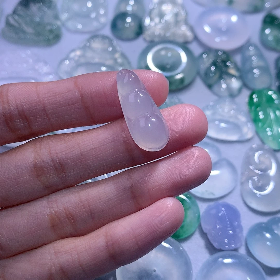 【闪购商品】翡翠颈饰未镶嵌豆