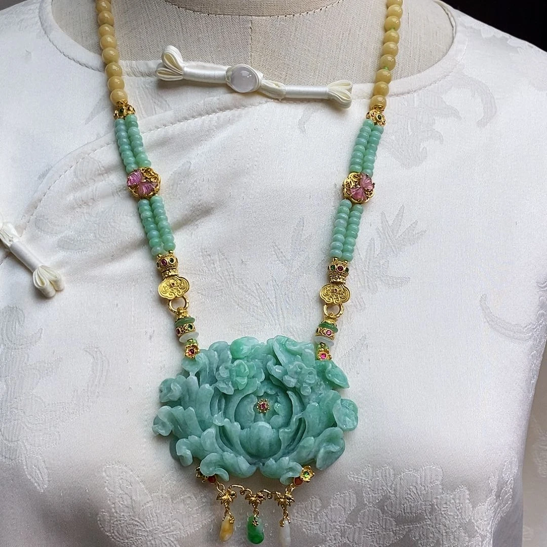 翡翠颈饰未镶嵌天然