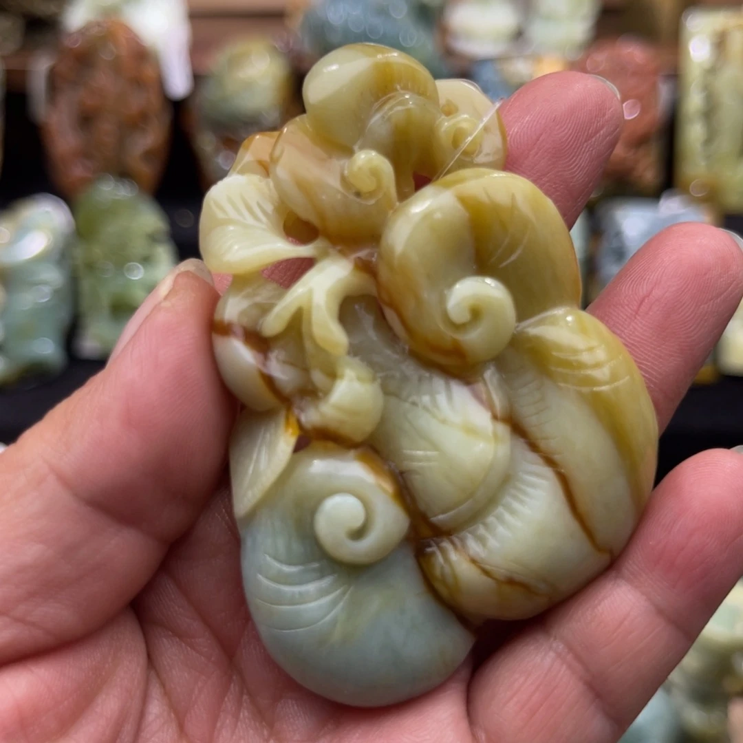 蛇纹石玉未镶嵌吊坠(赠链)