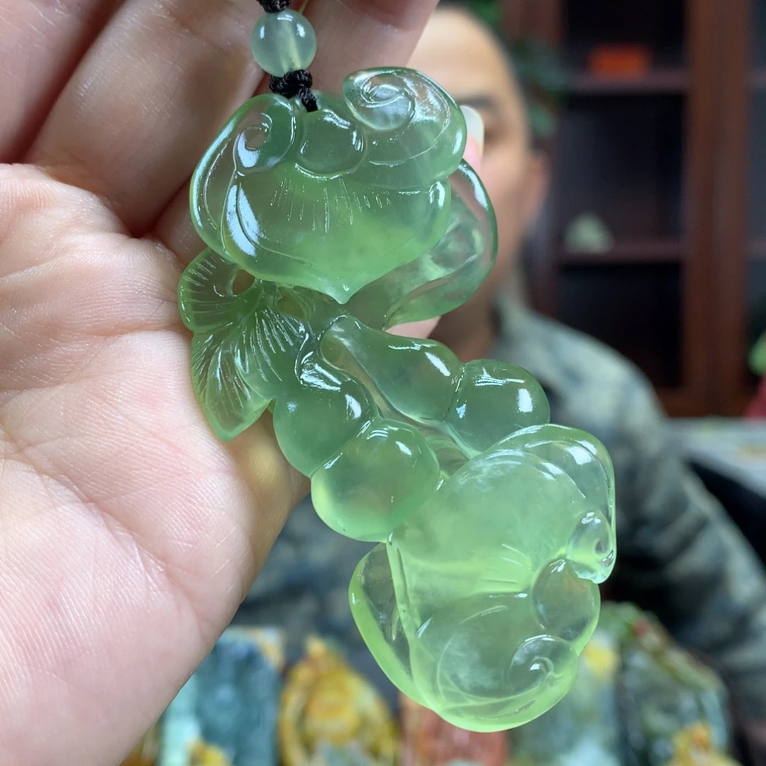 未镶嵌蛇纹石玉颈饰
