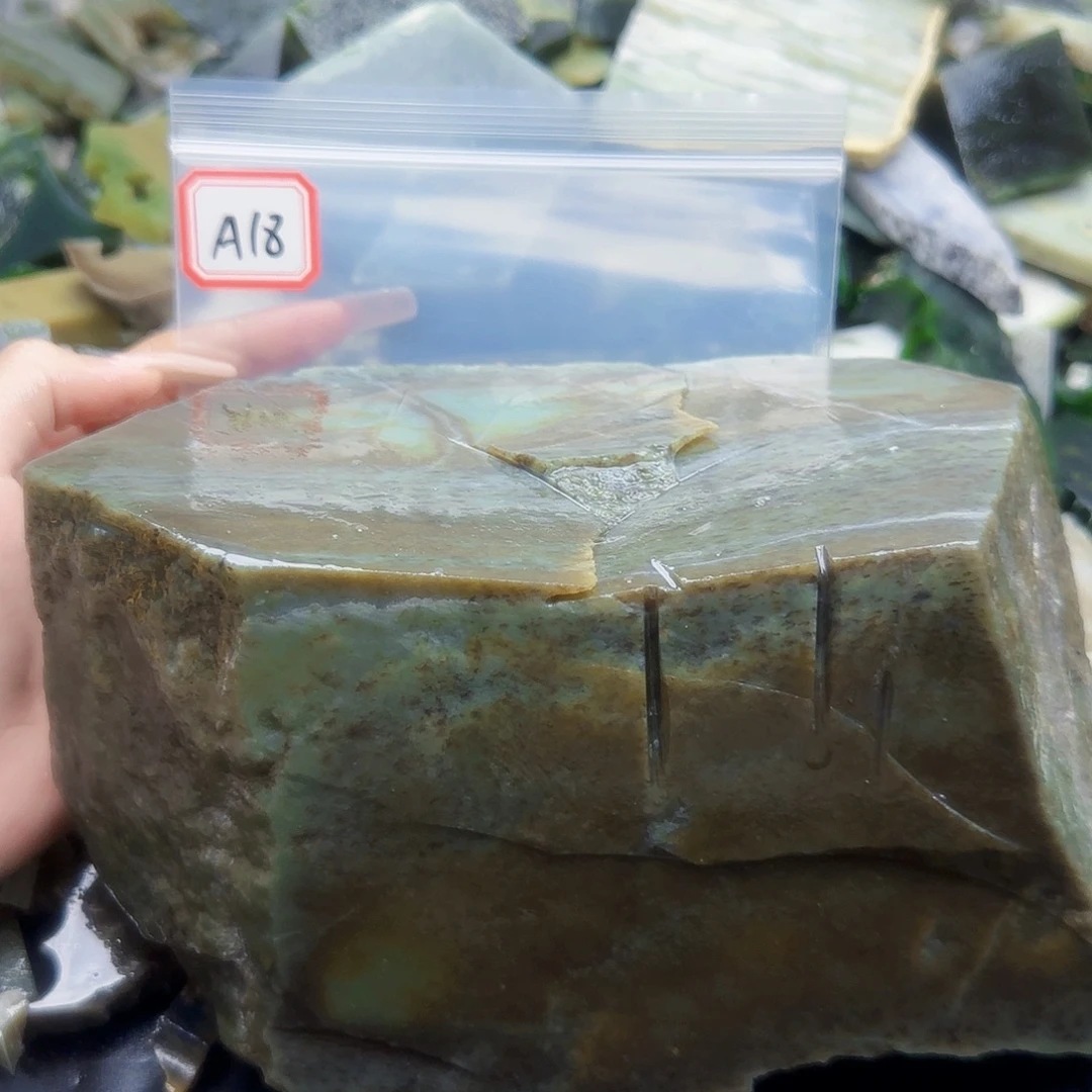 和田玉未镶嵌珠宝半成品