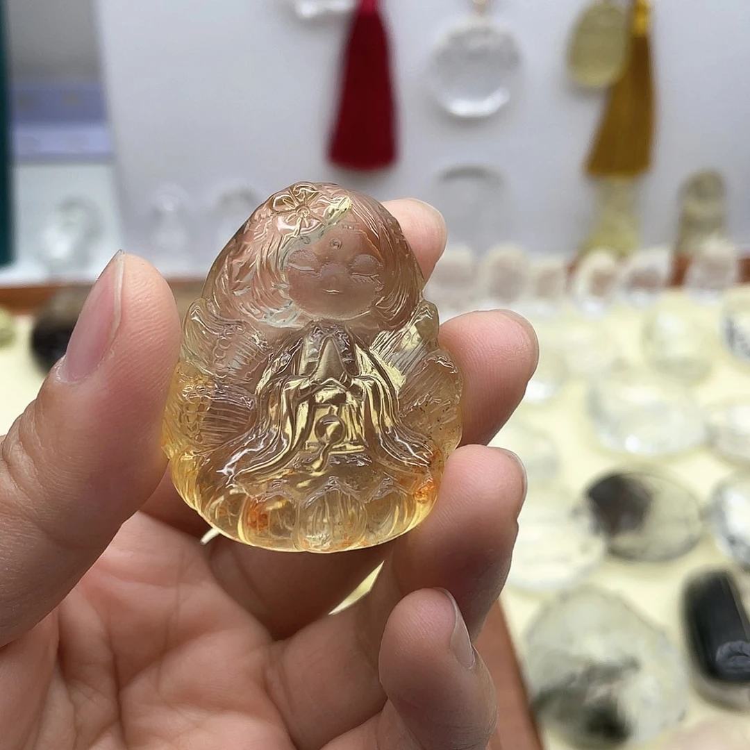 水晶吊坠(赠链)未镶嵌小***饱