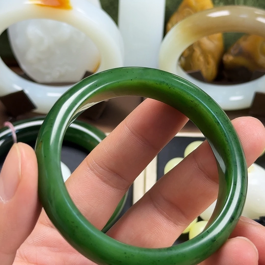 和田玉未镶嵌手镯俄料