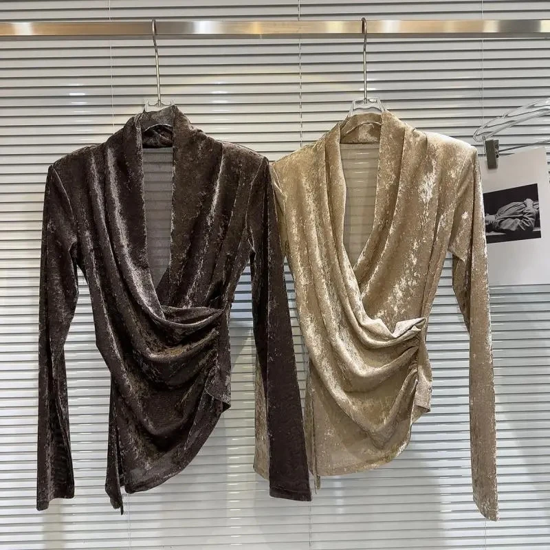 网红同款2025冬季新款小香风V领收腰气质名媛丝绒小衫T恤衫女