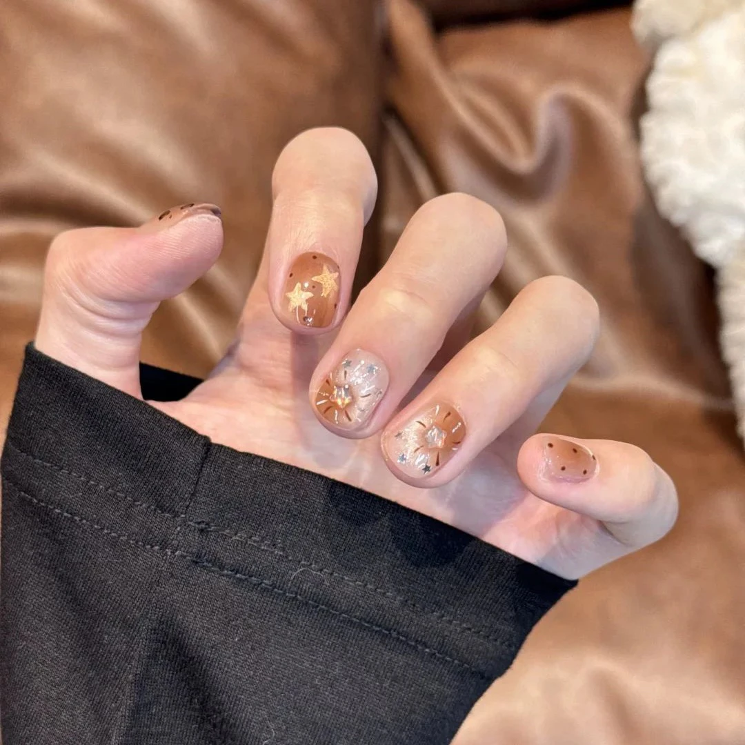 纯手工星星穿戴甲秋冬焦糖烟花豹纹星星猫眼高级感显白短款美甲