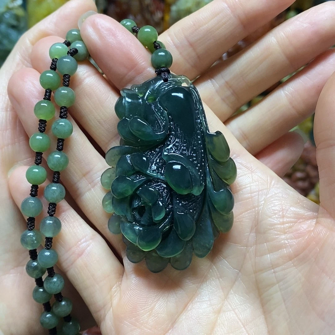 岫玉未镶嵌吊坠(赠链)