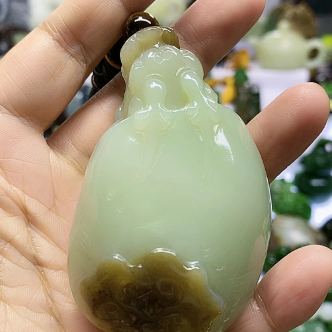 【闪购商品】和田玉未镶嵌把件往**风